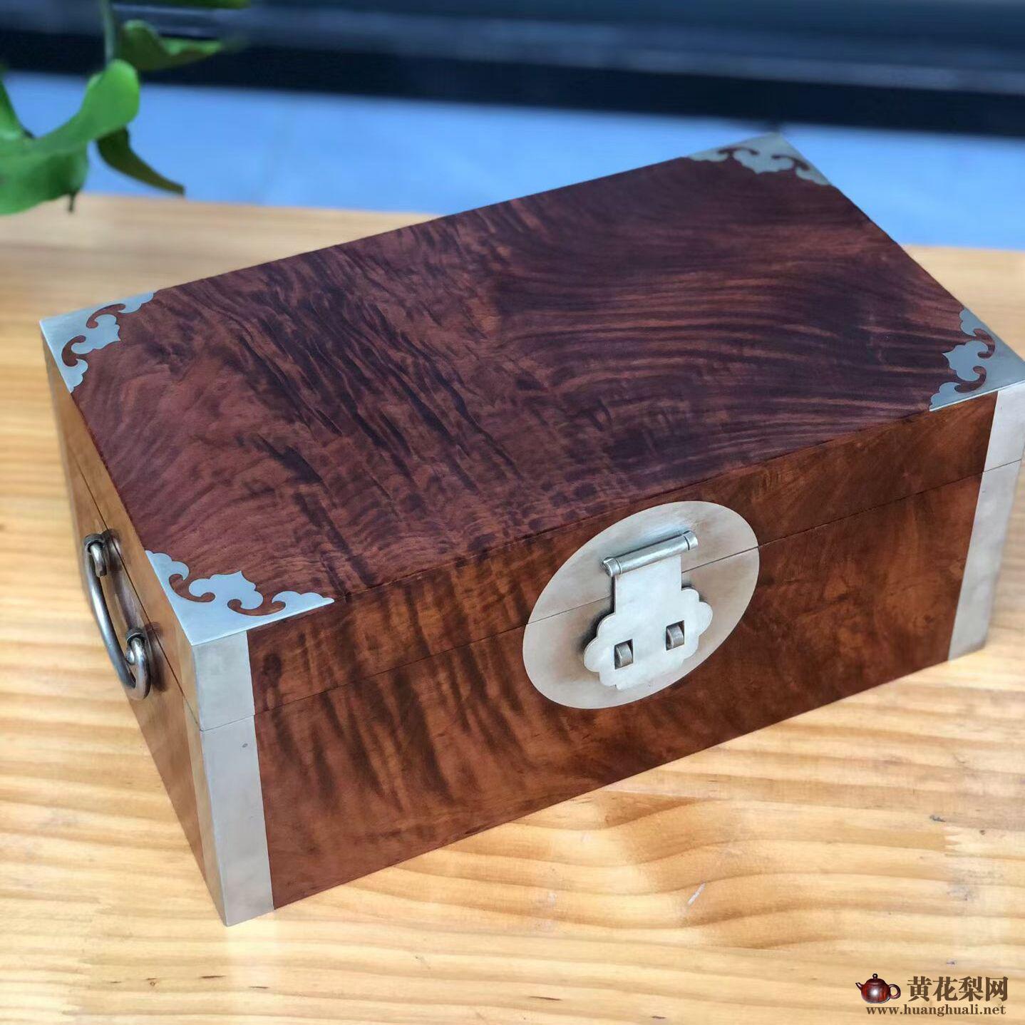 海南黄花梨独板首饰盒